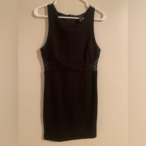 Forever 21 black stretchy party dress perfect little black dress lace sides